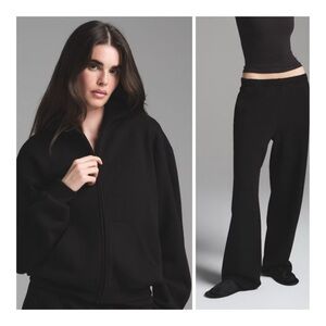 SKIMS Classic Straight Leg Fleece Track Pants NWT